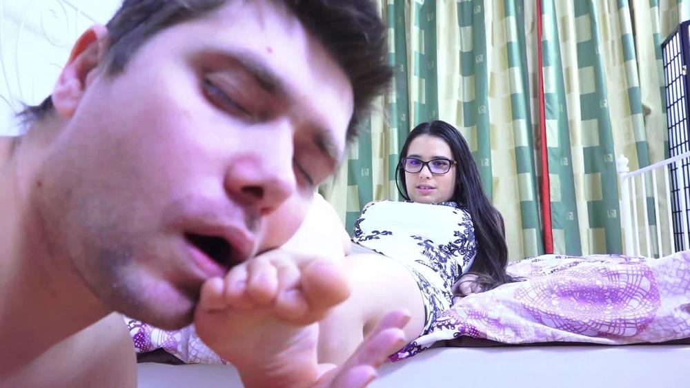 Gymbabe Hellish Teasing Marathon Foot Worship