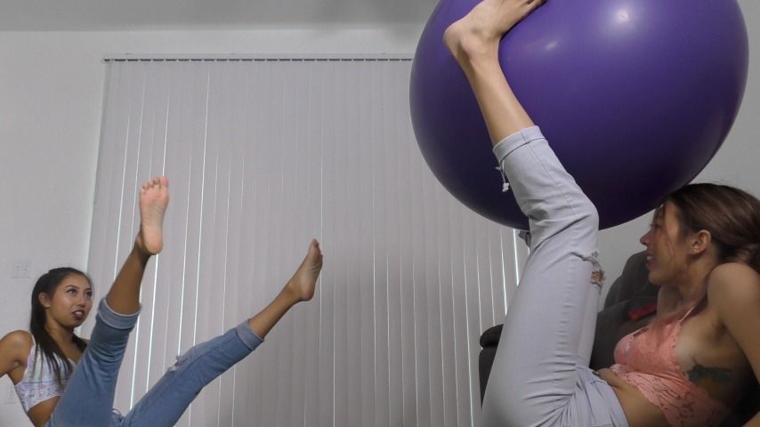 Gorgeous Korean Kim Sisters Balloon Play