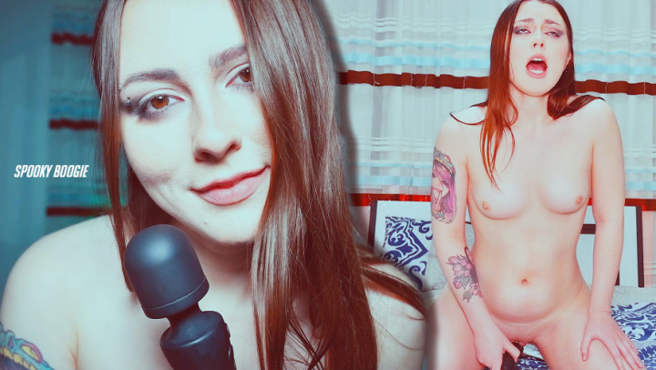 Teen loves pillow humping and dirty talk