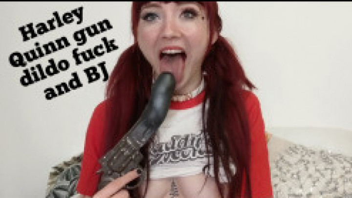 Harley Quinn dildo fuck