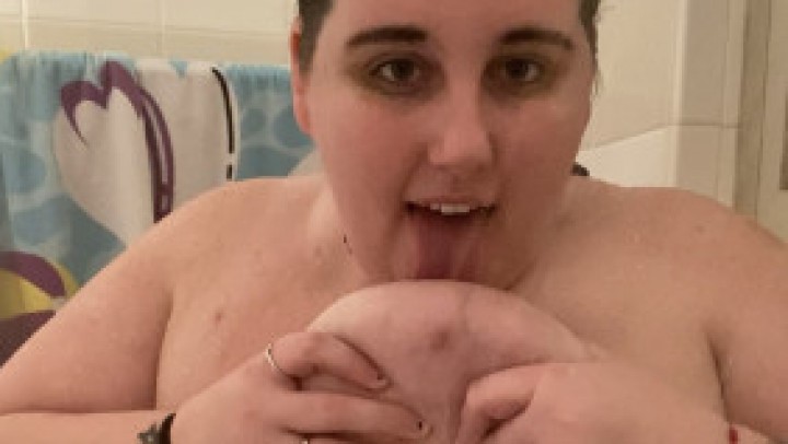 Kitty N Shower Time 2