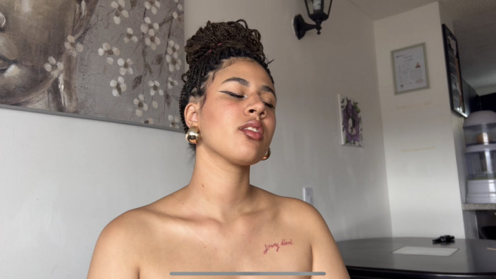 STANDARD V my neck is too long and skinny hehe - June 13, 2023