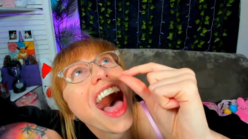Tiny Man Giantess Snack - May 6, 2023