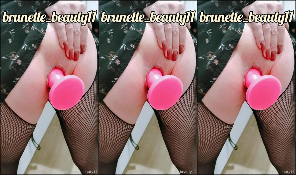 Brunette beauty11 2022-12-02 at 01-06 Fansly (anal_goddess)
