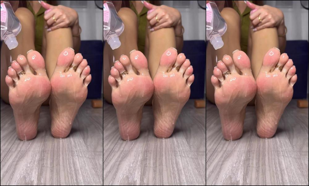 anikaprettyfeet  2023-08-10 at 21-15 Fansly (Anikaddicted)
