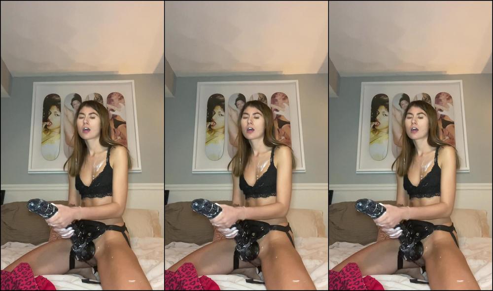 Charlottemae - 17 Inch Domination - Manyvids