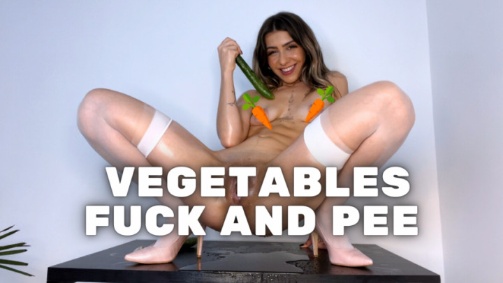Eating my Greens - fuck and pee