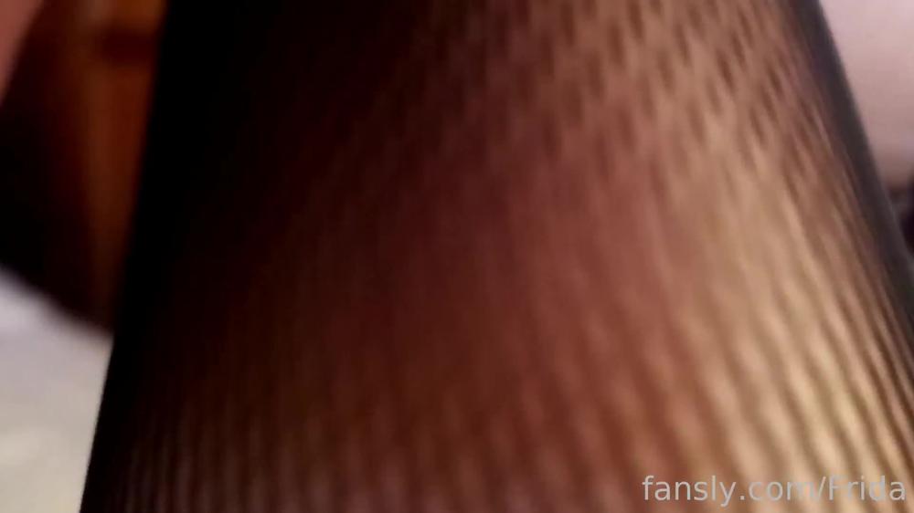 Frida 2022-03-17 at 12-43 Fansly (FuckDoll Frida)