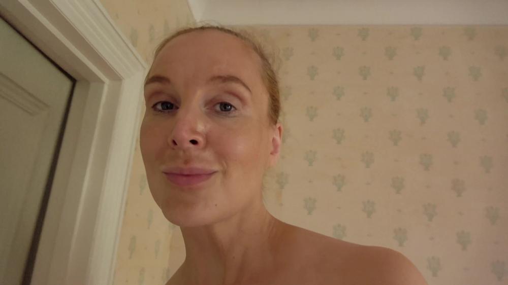 Ariel Anderssen Oh Mr Office Voyeur Watch Me Pee