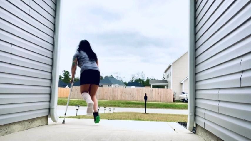 Starting my morning with Crutches