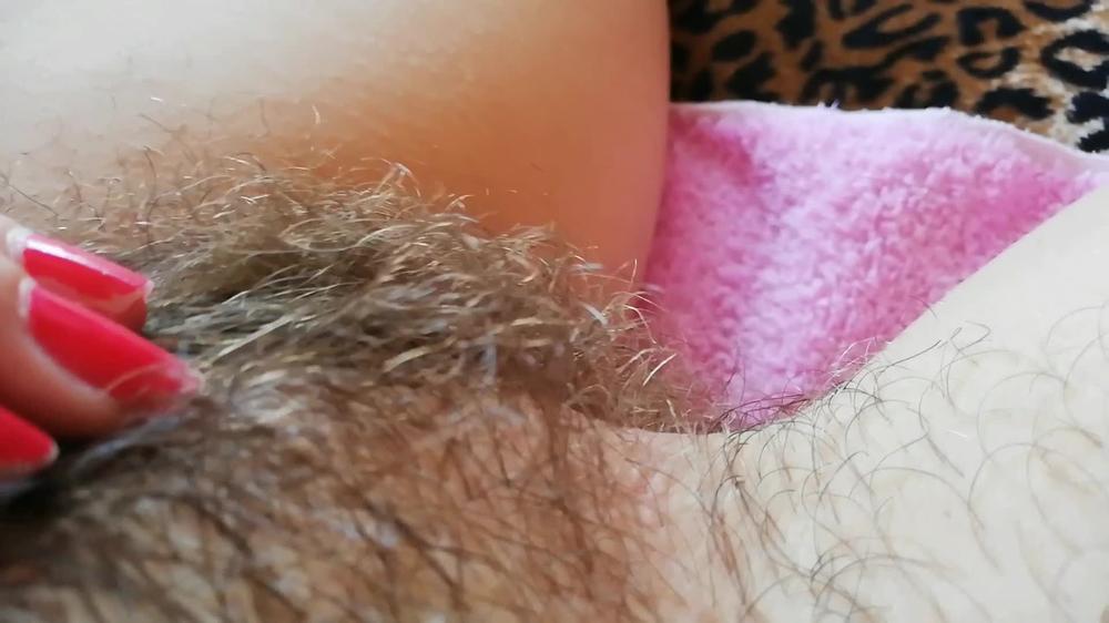 Cuteblonde666 Big Clit In The Hairy Bush