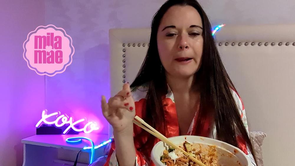 Mila_Maexo_Poke-Bowl-Mukbang