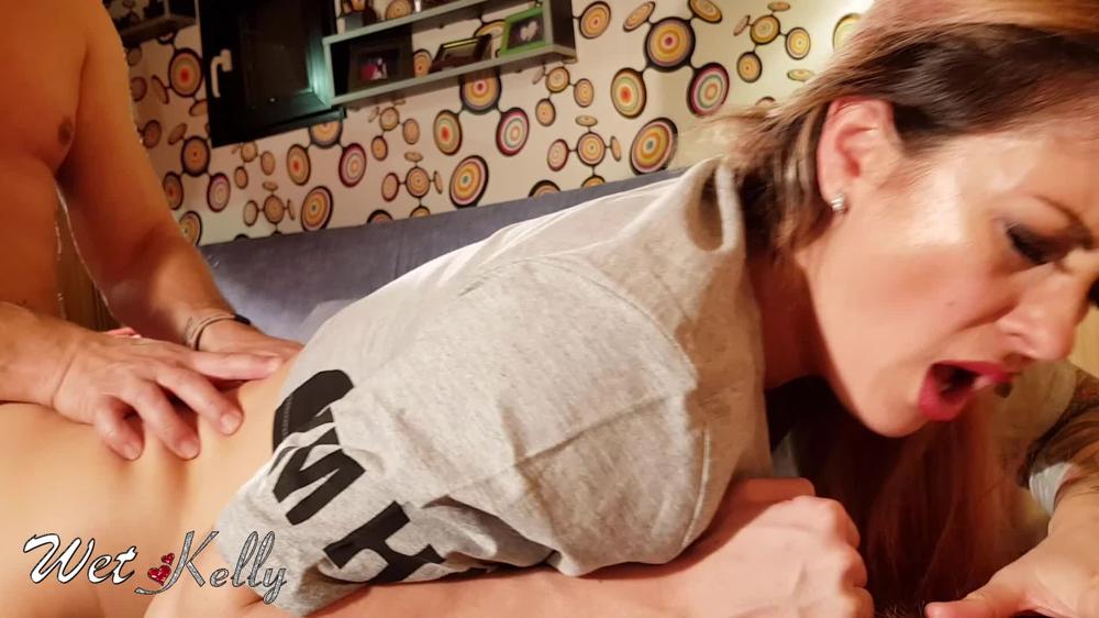 Wet Kelly Fuck Me In Yoga Pants While I Workout
