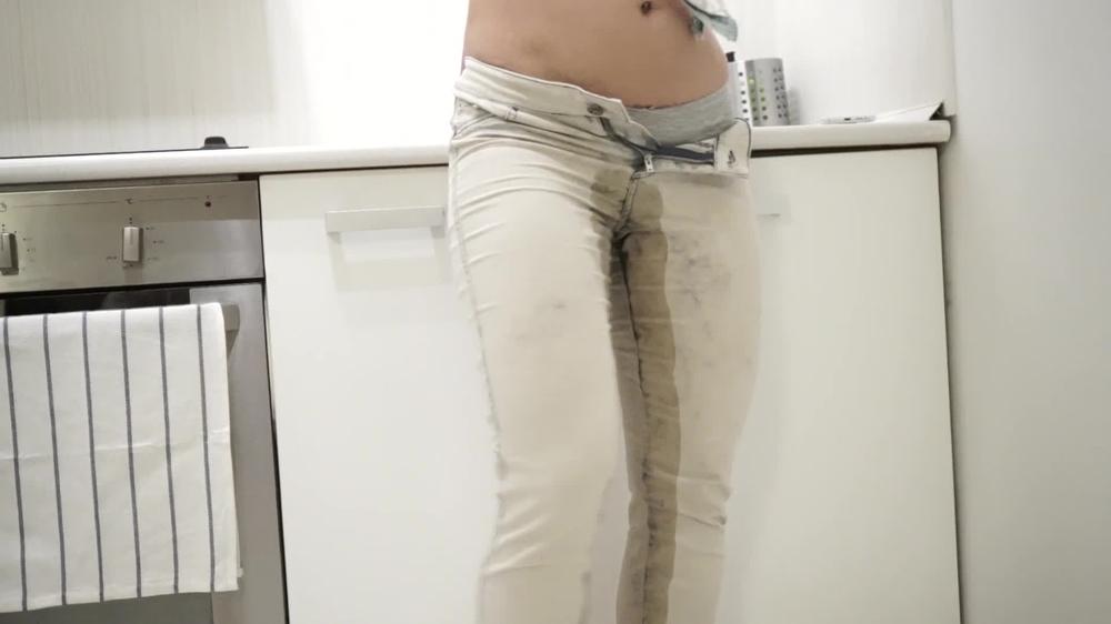 Gymbabe Wet Jeans I Squirt A Huge Load
