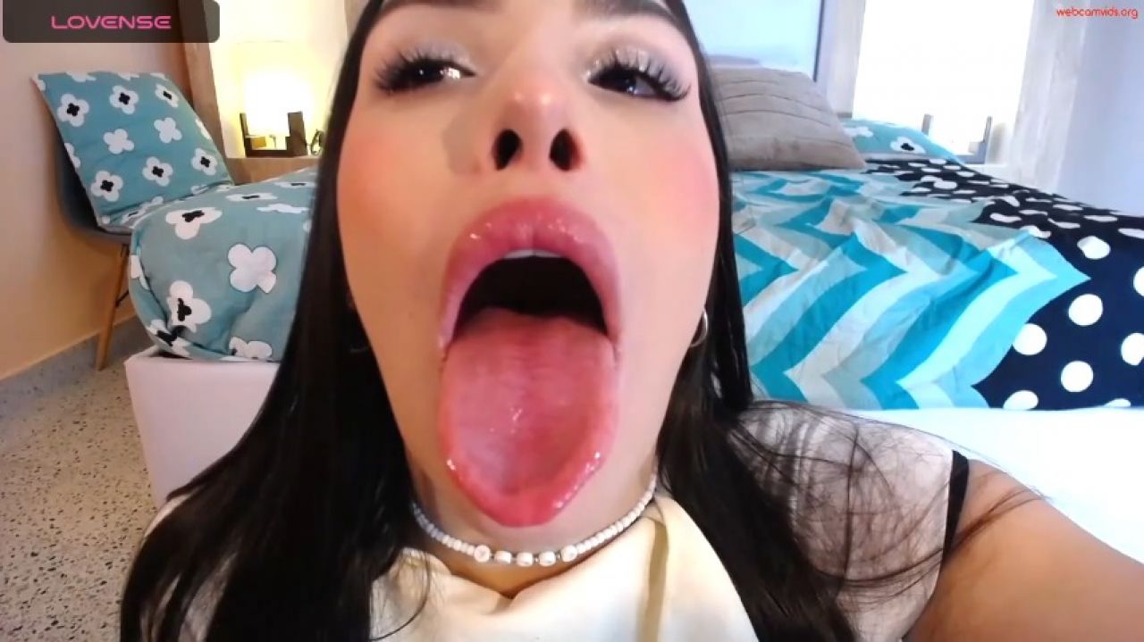 Blonde's Saliva-Slick Dildo Pleasure: Tongue-Lashing Euphori