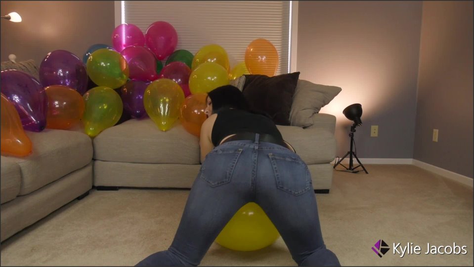 Kylie Jacobs Balloons When Will It Pop Balloon B2P