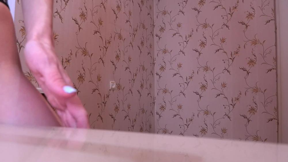 Crazy Girls Fuck And Cum With Table