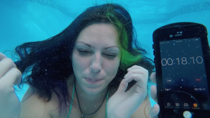 Vanessa Rain - Underwater Breath Holding