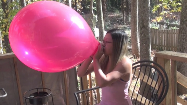Little Mina Red Unique 16" B2p Outdoorhd - Feb 20, 2019