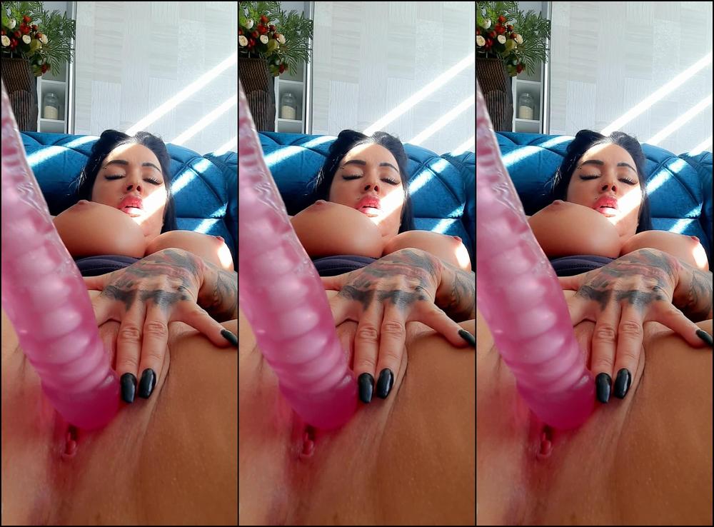 Monicasanthiagoxxx My Giant Clitoris