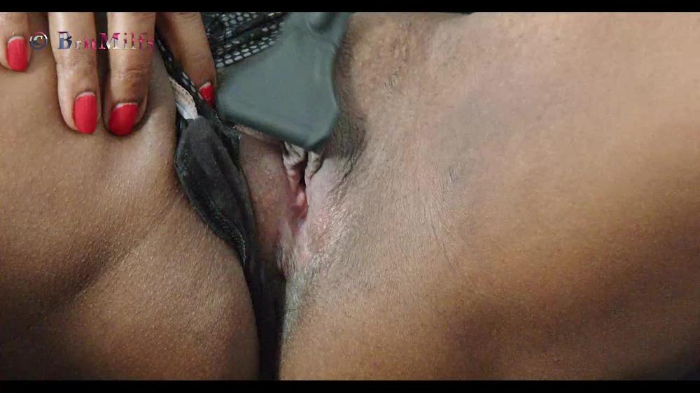 Britmilfs Pussy Play 002