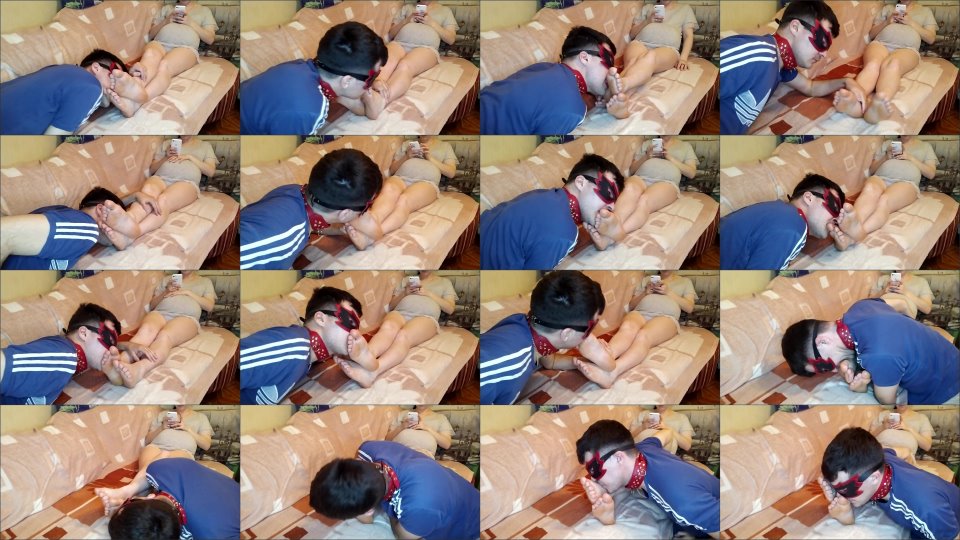 Annamanyvids Slave Licks Feet Of A Pregnant Mistress