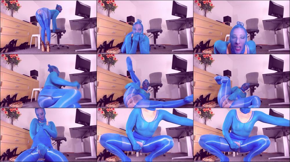 Lots of squirt PEE in nylon encasement