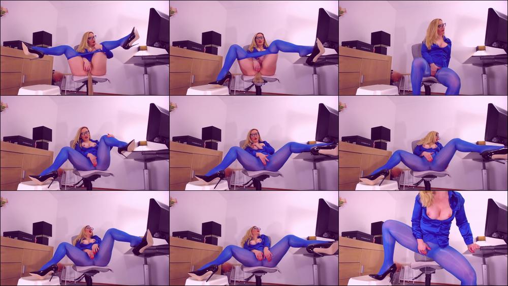Pantyhose INSIDE nyloned pussy, SQUIRT 2
