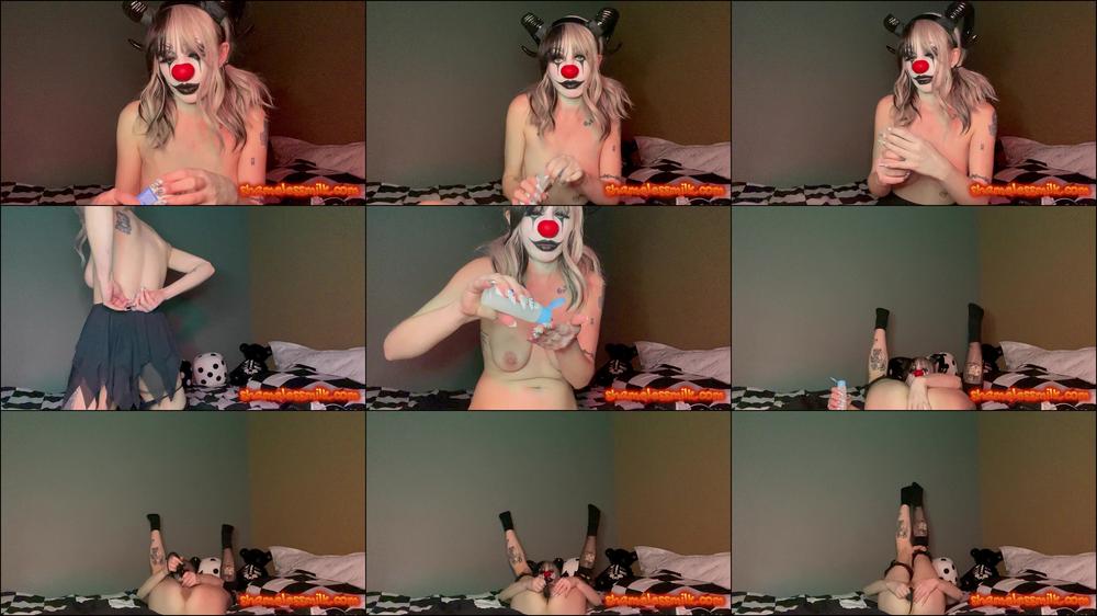 First Time Insert Wagging Butt Plug BTS
