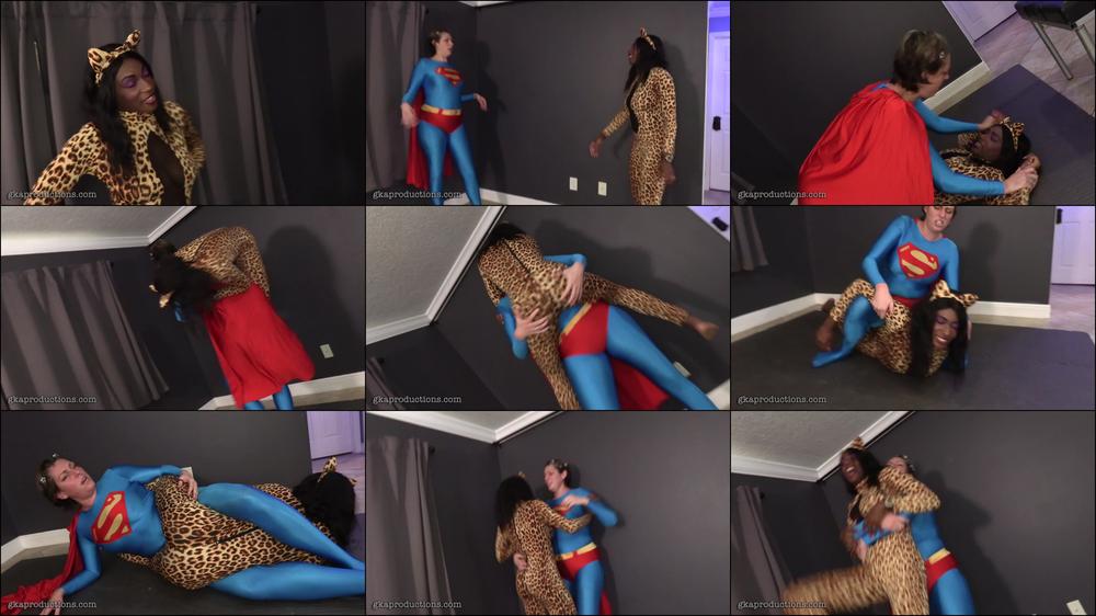 Cheetuh v SuperGrrl - Superheroine Fight