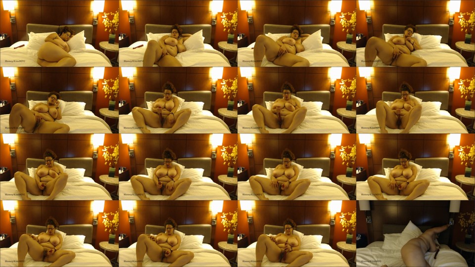 Honeykiss Sleepy Masturbation
