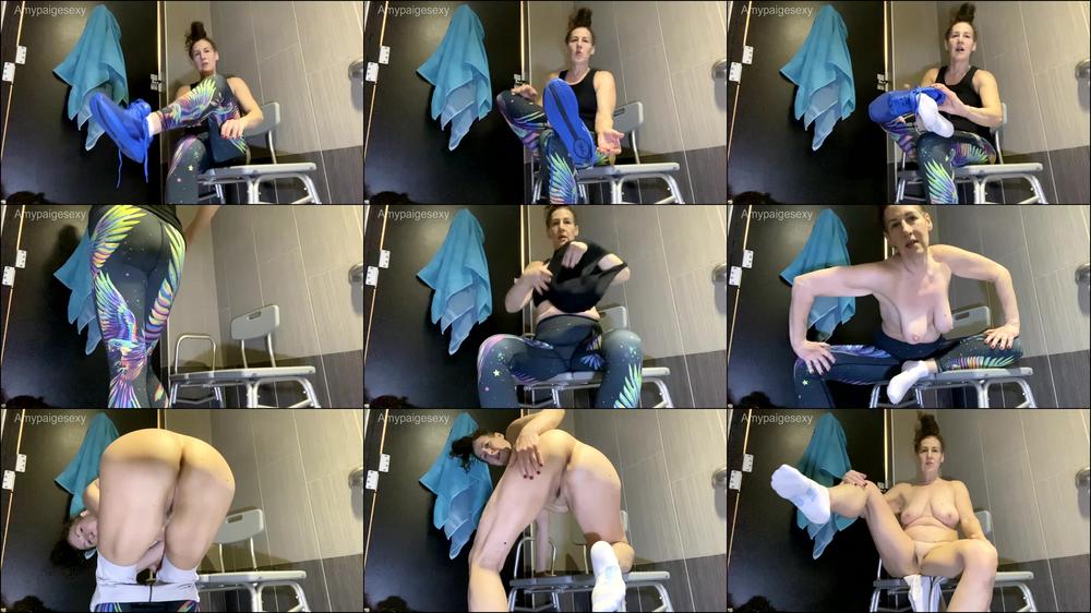 Curvy Mature MILF Amypaige - Gym Sock Strip Wmv25