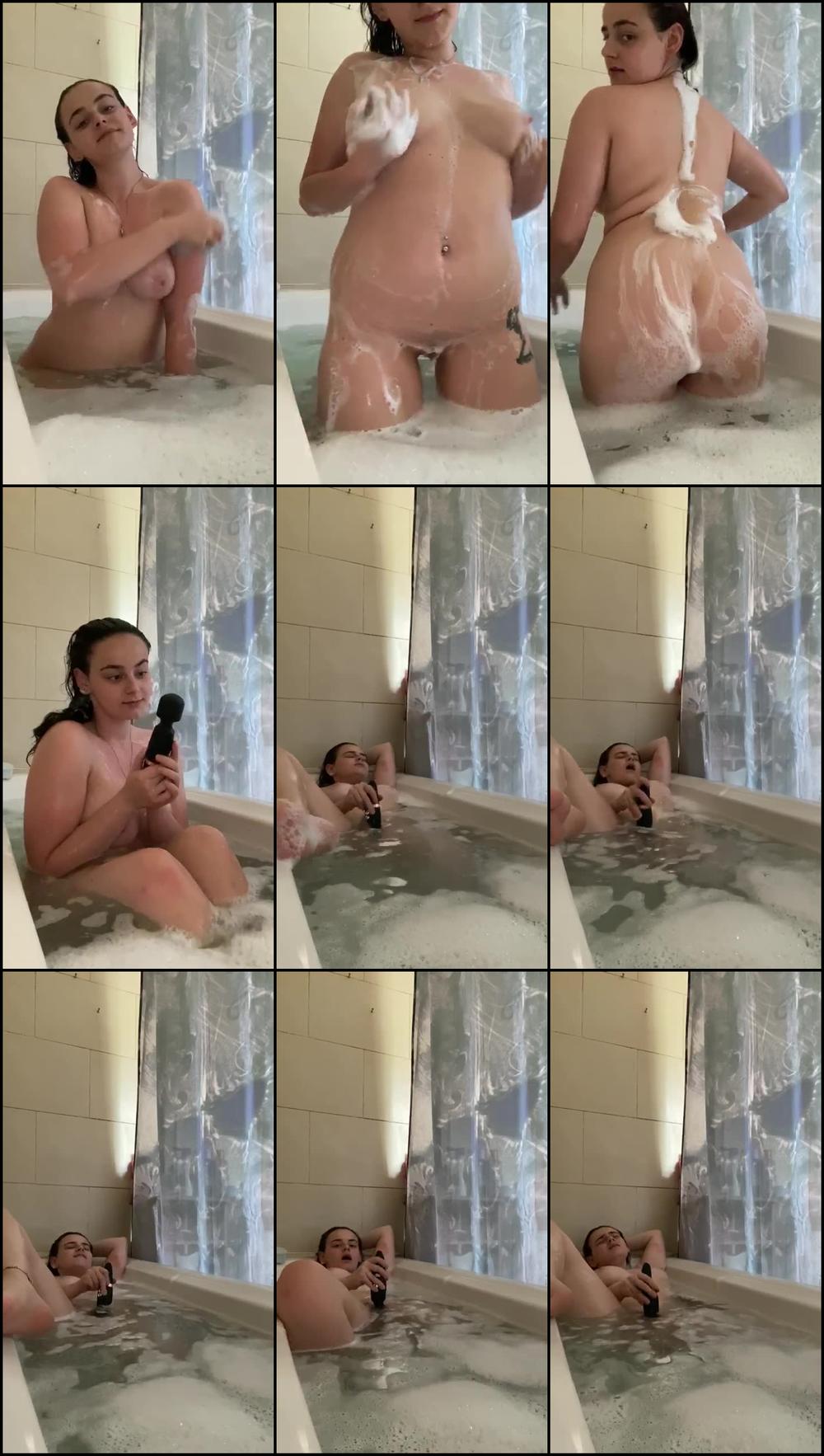 Teen Soapy Bath Masturbation