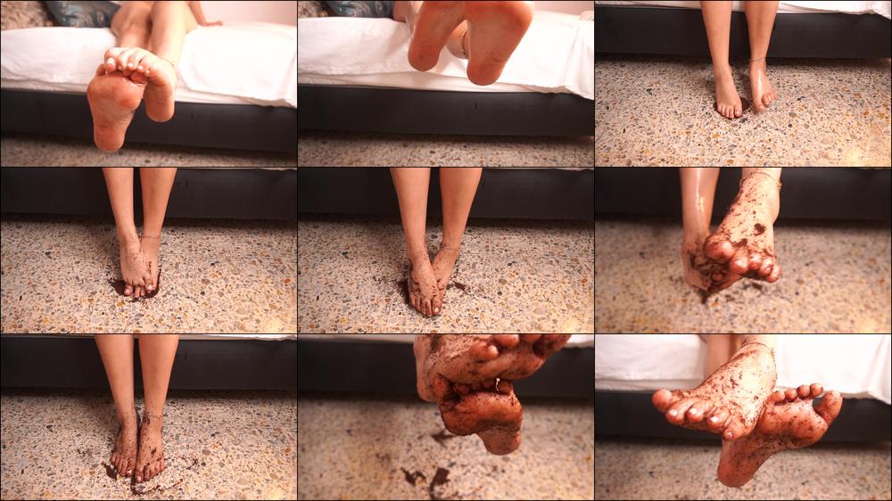 playing with my feet