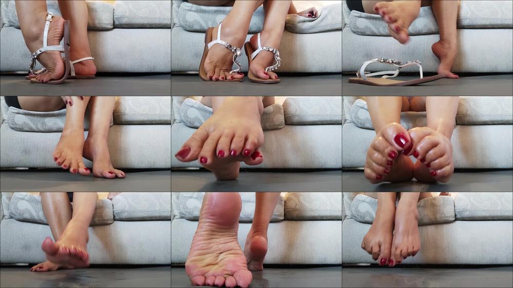 Goddess Foot Fetish - Beautiful Arc Feet Very Pronounced In Low Sandals (2)