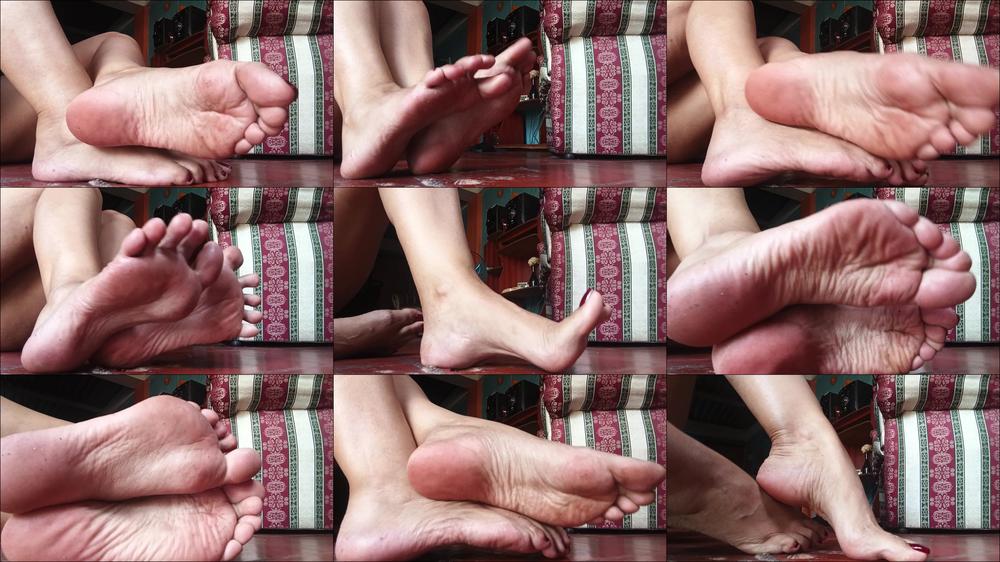 Goddess Foot Fetish - Pronounced Arches And Dirty Soles On Roxan'S Feet (3)