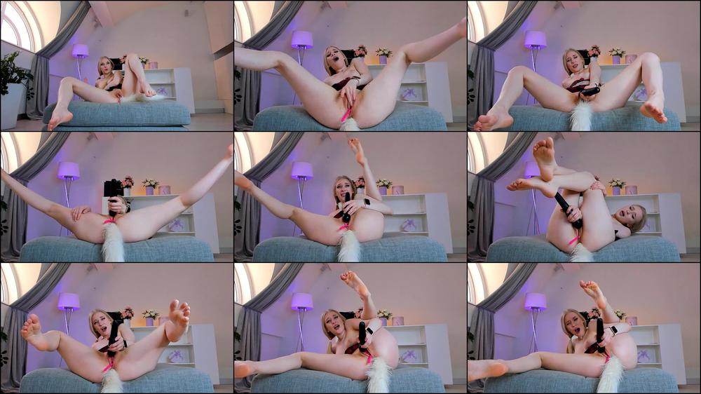 Schoolgirl with kitty plug - April 15, 2022