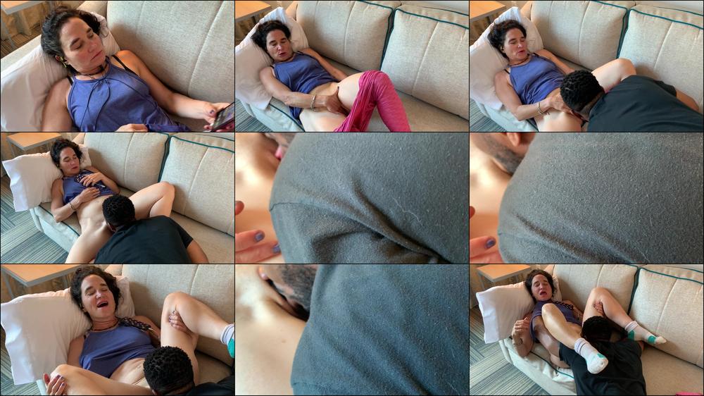 HE SURPRISES RACHEL BY EATING HER PUSSY
