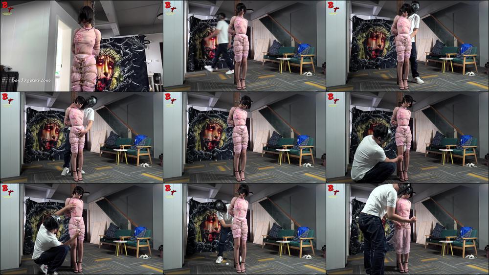Submissive Girl Experience Bondage