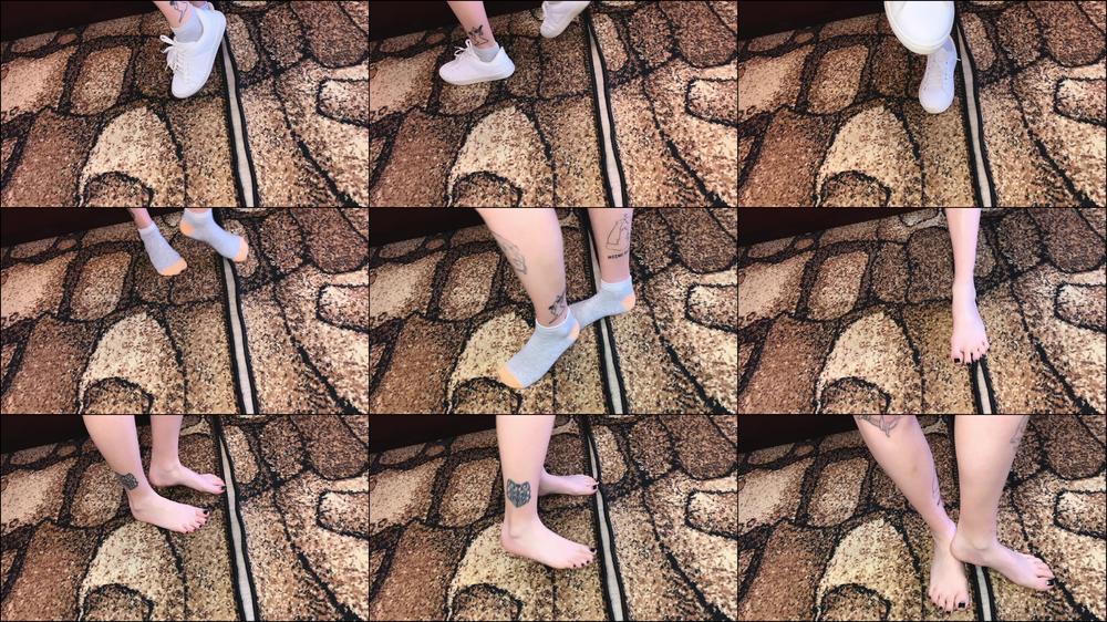 Foot Fetish Sneakers sock and bare feet - Mar 12, 2022