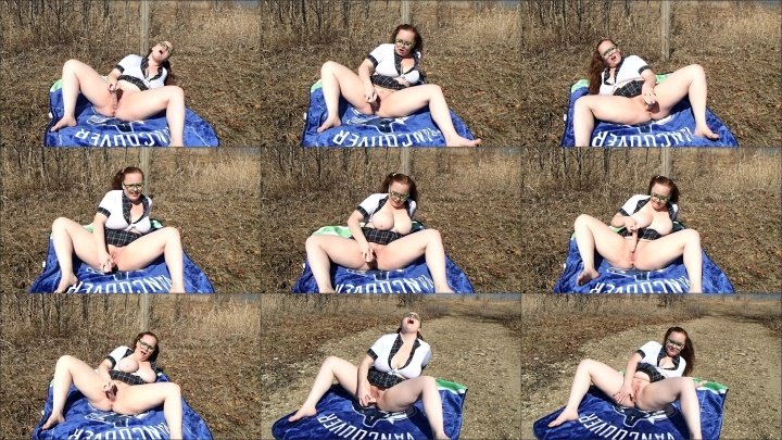 Nymphoandthebeast Horny Plays Public Bbw Milf