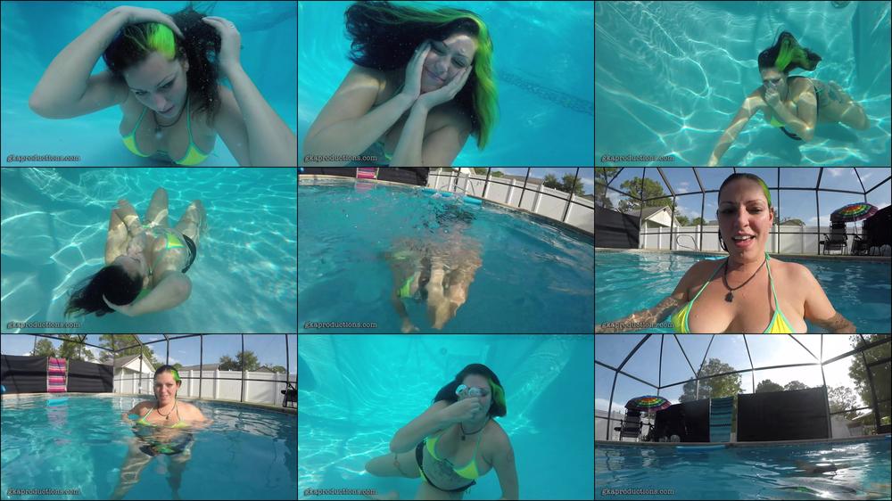 Vanessa Rain - Underwater Breath Holding