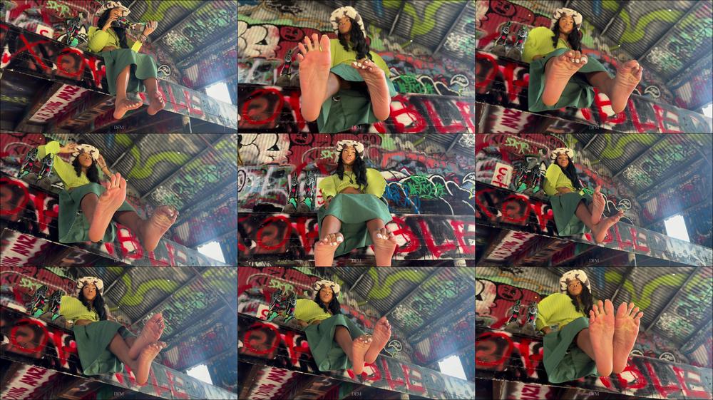 DallasFootModels Entertainment - “Z Stinky Feet Up At The Fabrication Yard”
