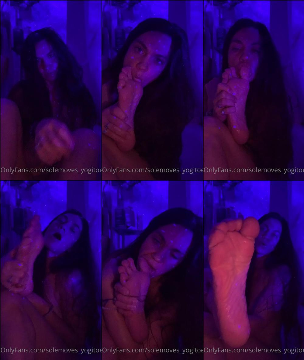 solemoves yogitoes 01 01 2021 1999016223 happy new years eve