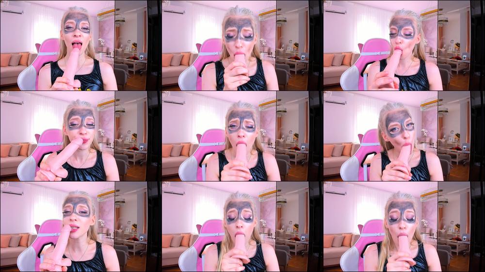Messy sloppy Bat-girl deepthroat - October 10, 2022