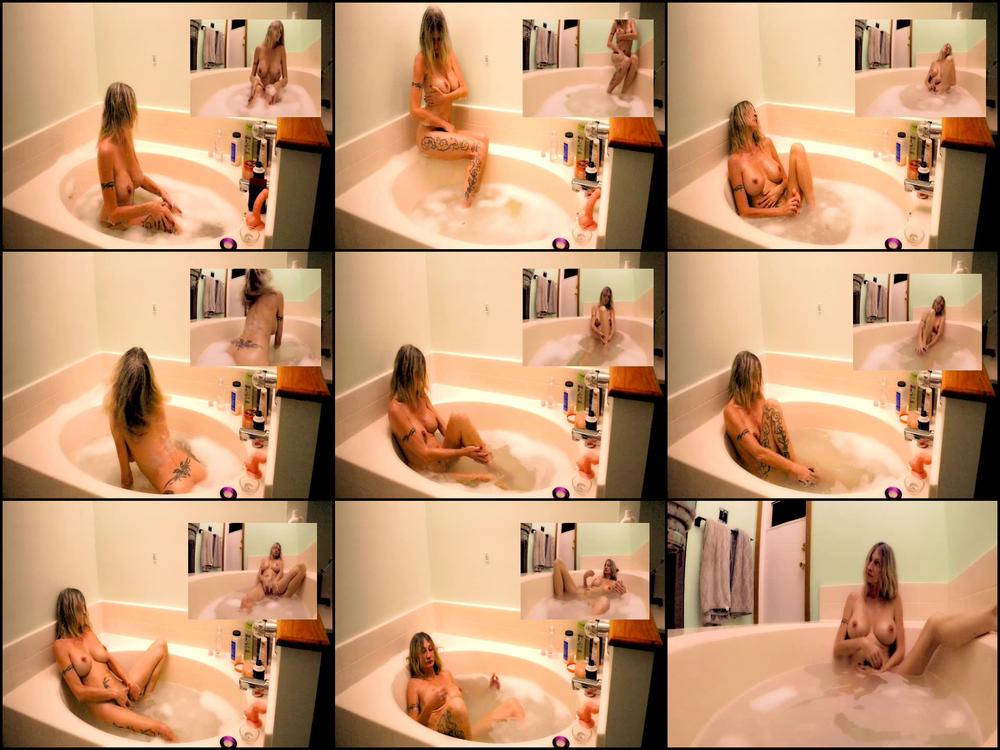 STEAMY PLAY IN THE BATH