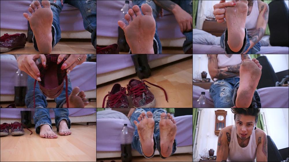 Gymbabe Lick My Dirty Stinky Feet Clean