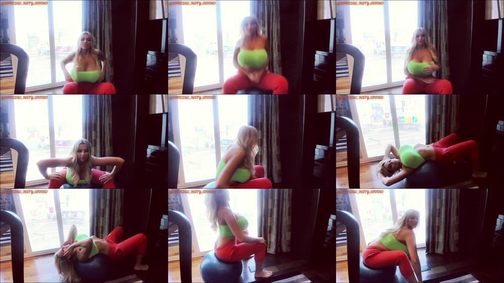 Huge 1600 cc tits bouncing in tube top - May 27, 2019