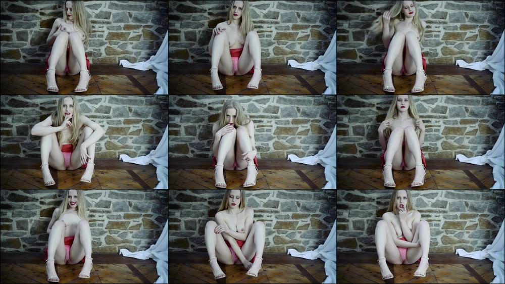 Moody Boobs Lucy