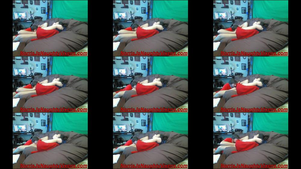 Latina gets her pussy eatin out spycam